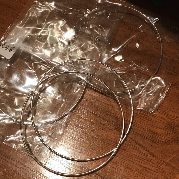 Silver bangles. - Picture 6 of 6